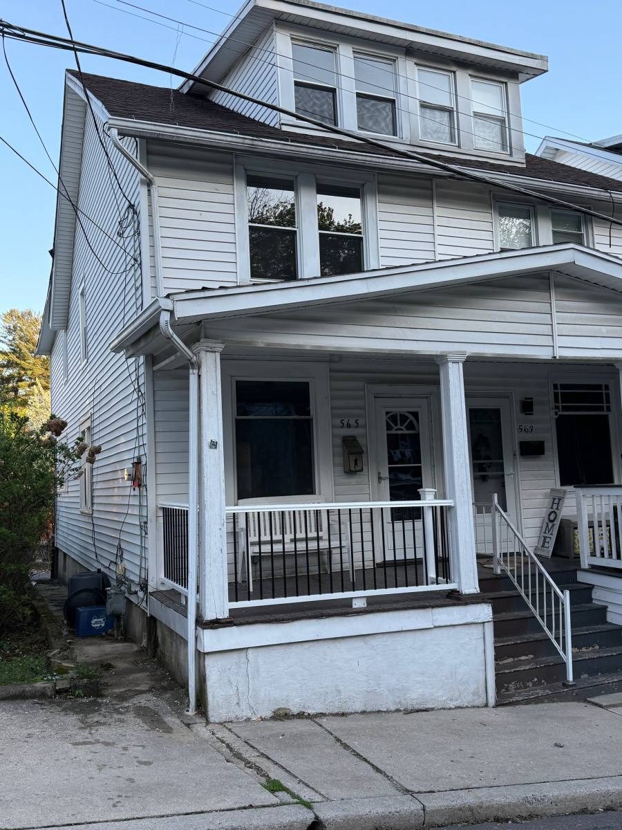 House for rent at 565 E Market St, Pottsville, PA 17901