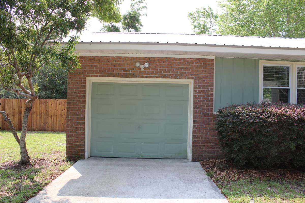 House for rent at 1874 Sloop Point Loop Rd, Hampstead, NC 28443