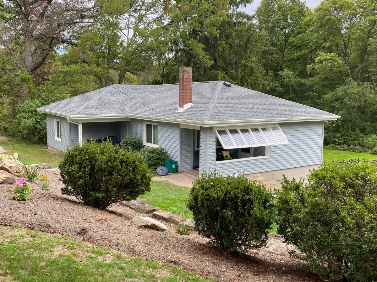 30 Hemphill Rd, Tarentum, PA 15084