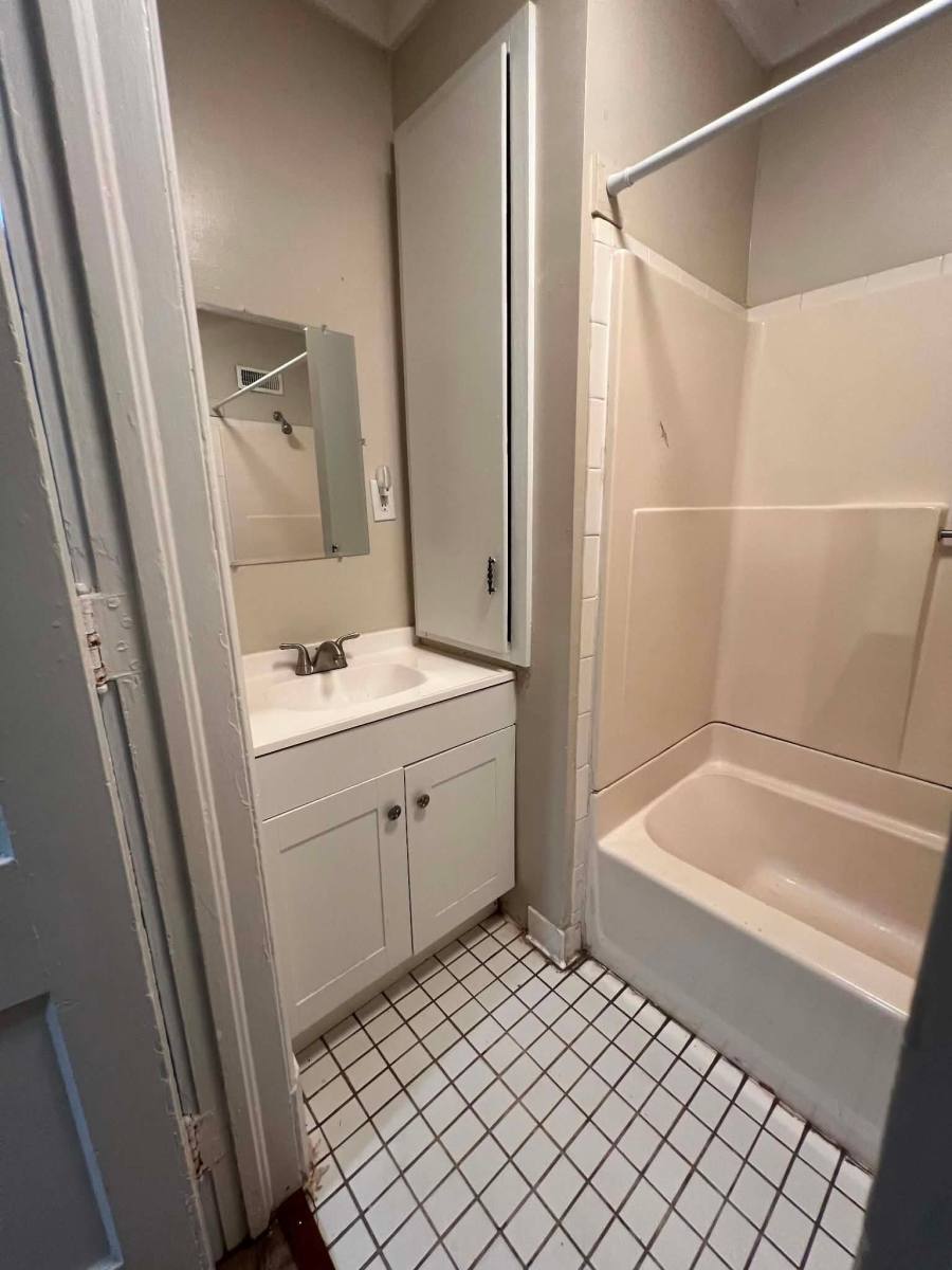 Apartment for rent at 233 College St #3, Macon, GA 31201
