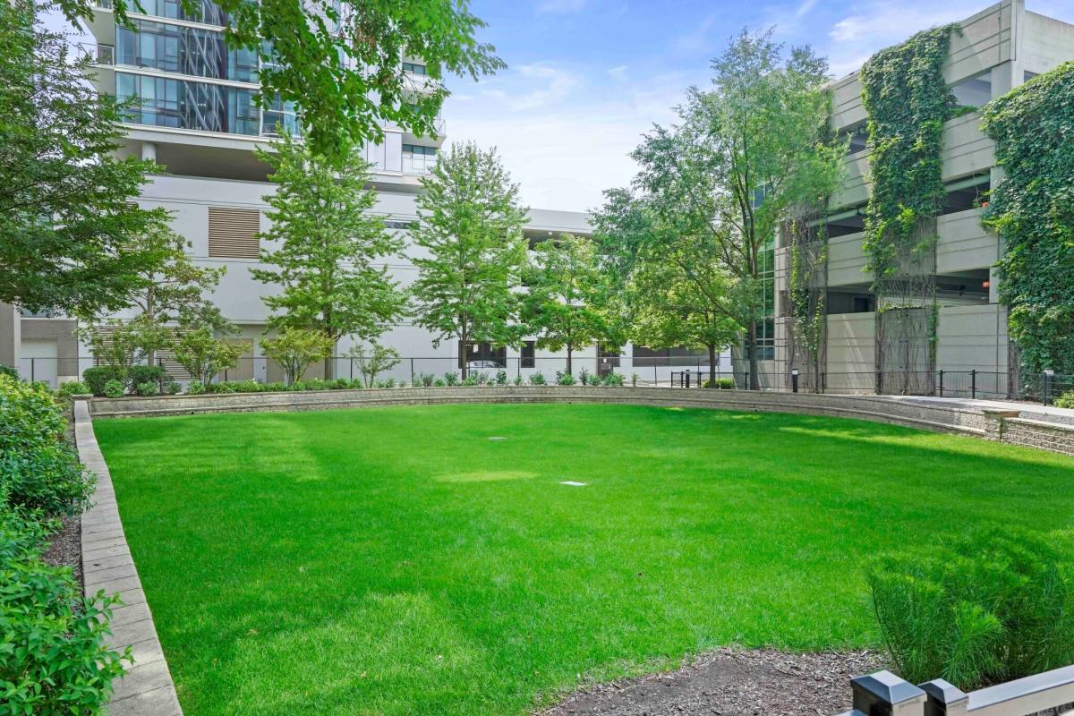 Apartment for rent at 910 S Clark St, Chicago, IL 60605