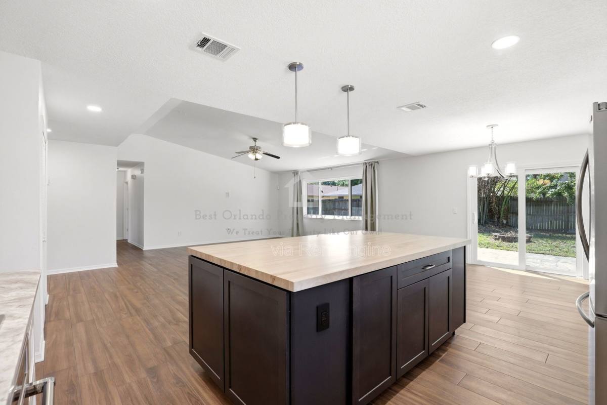 House for rent at 7326 Wethersfield Dr, Orlando, FL 32819