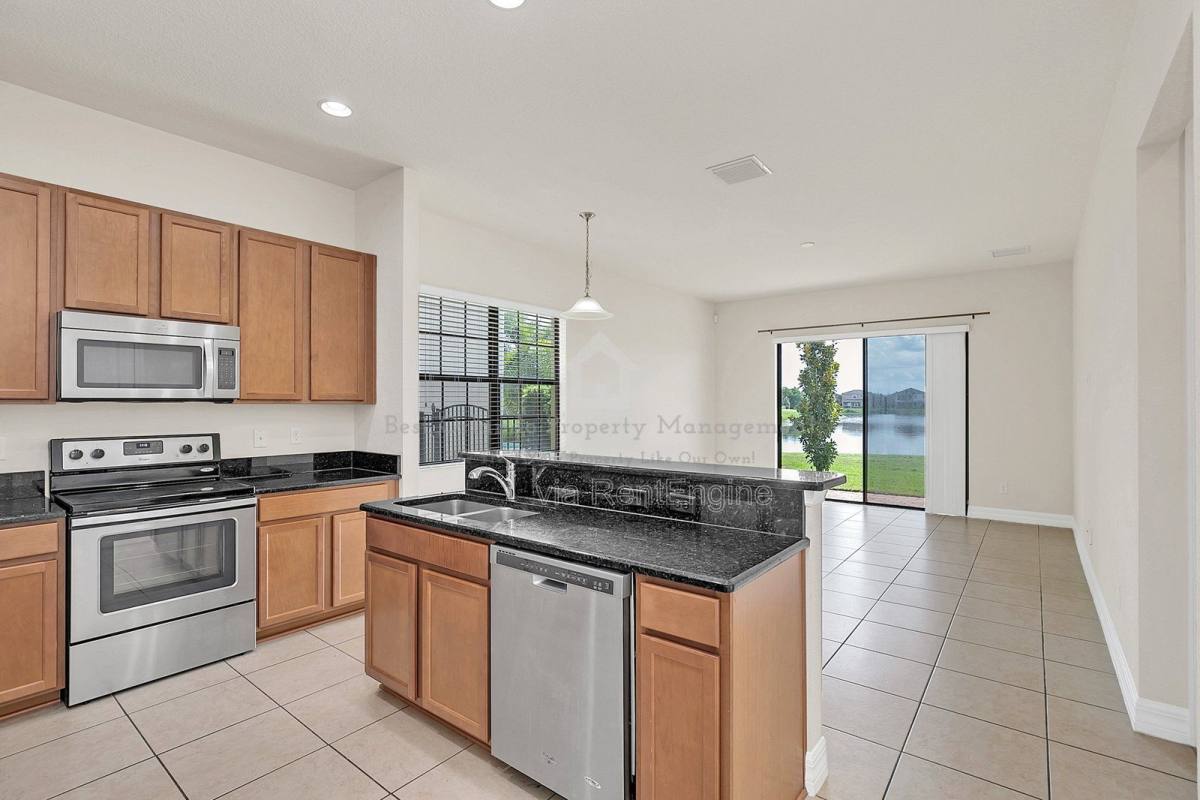 House for rent at 10466 Stapeley Dr, Orlando, FL 32832