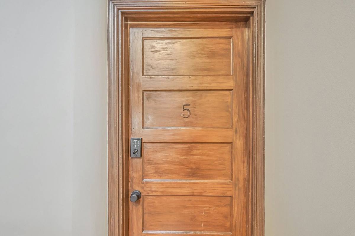 Apartment for rent at 1840 Monument Ave #5, Richmond, VA 23220