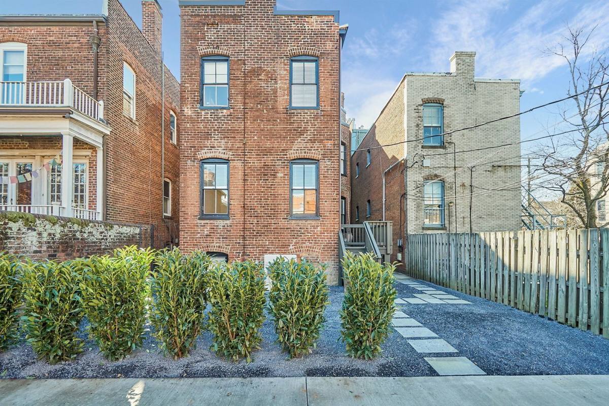 Apartment for rent at 1840 Monument Ave #7, Richmond, VA 23220