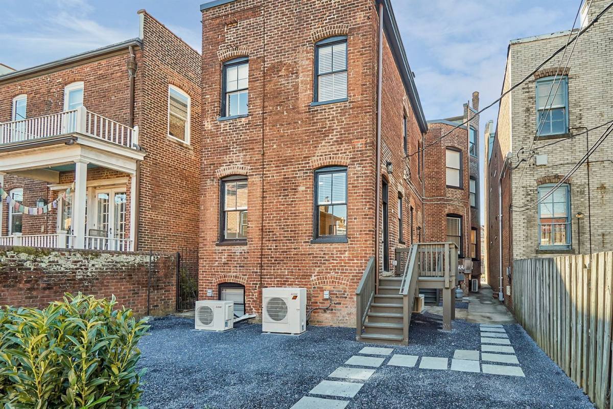 Apartment for rent at 1840 Monument Ave #7, Richmond, VA 23220