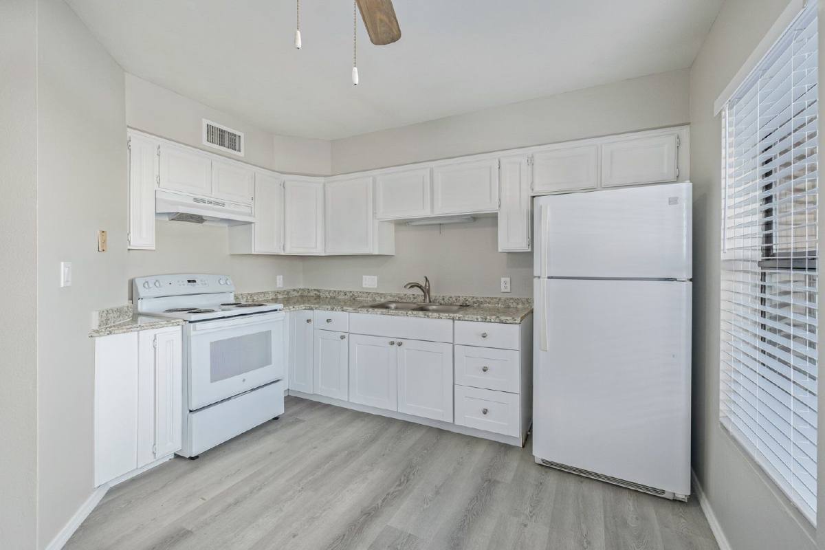 Apartment for rent at 11002 N 15th Ave #4, Phoenix, AZ 85029