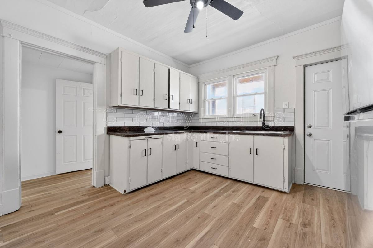 Apartment for rent at 2113 Goff Ave, Clarksburg, WV 26301