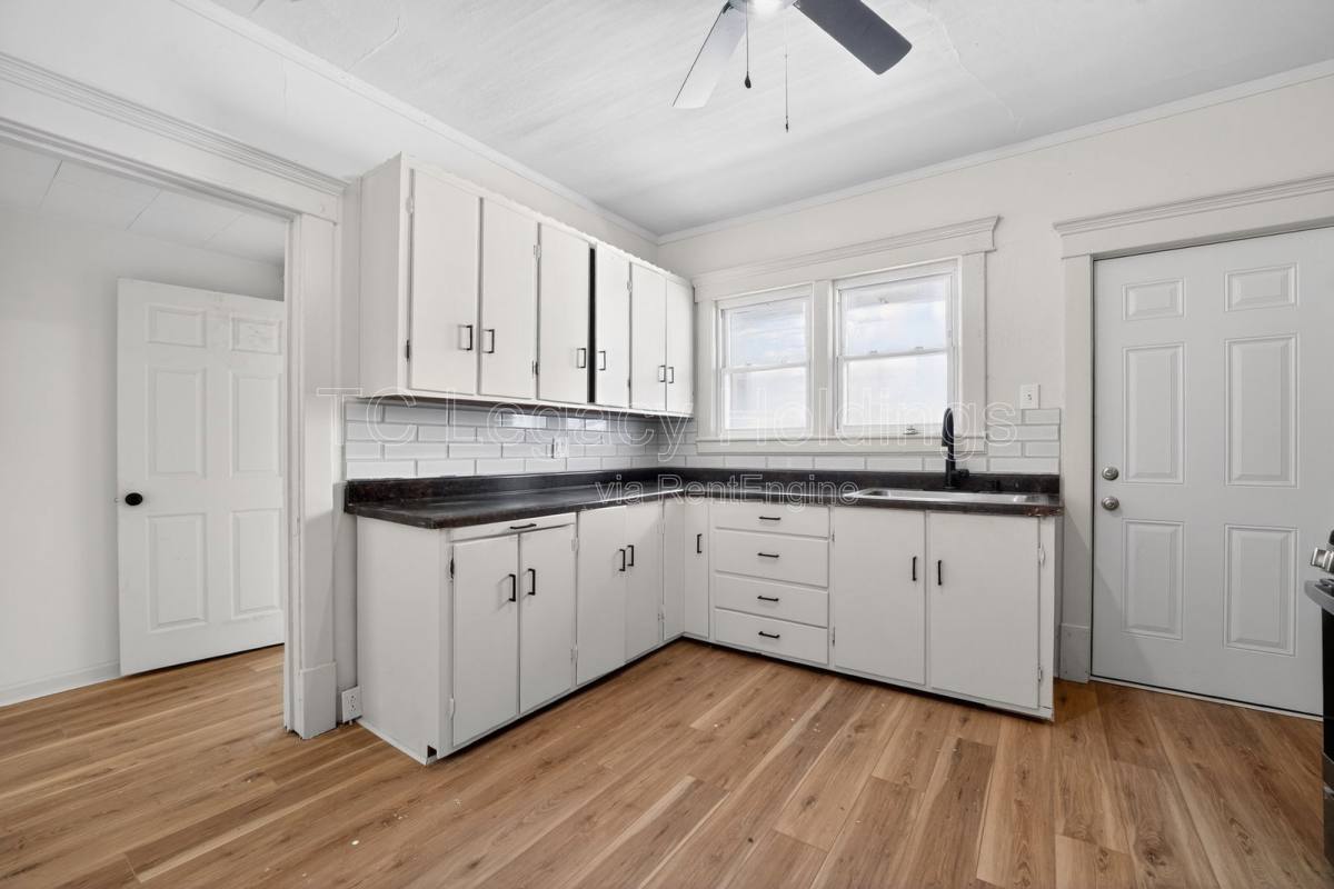 Apartment for rent at 2113 Goff Ave, Clarksburg, WV 26301