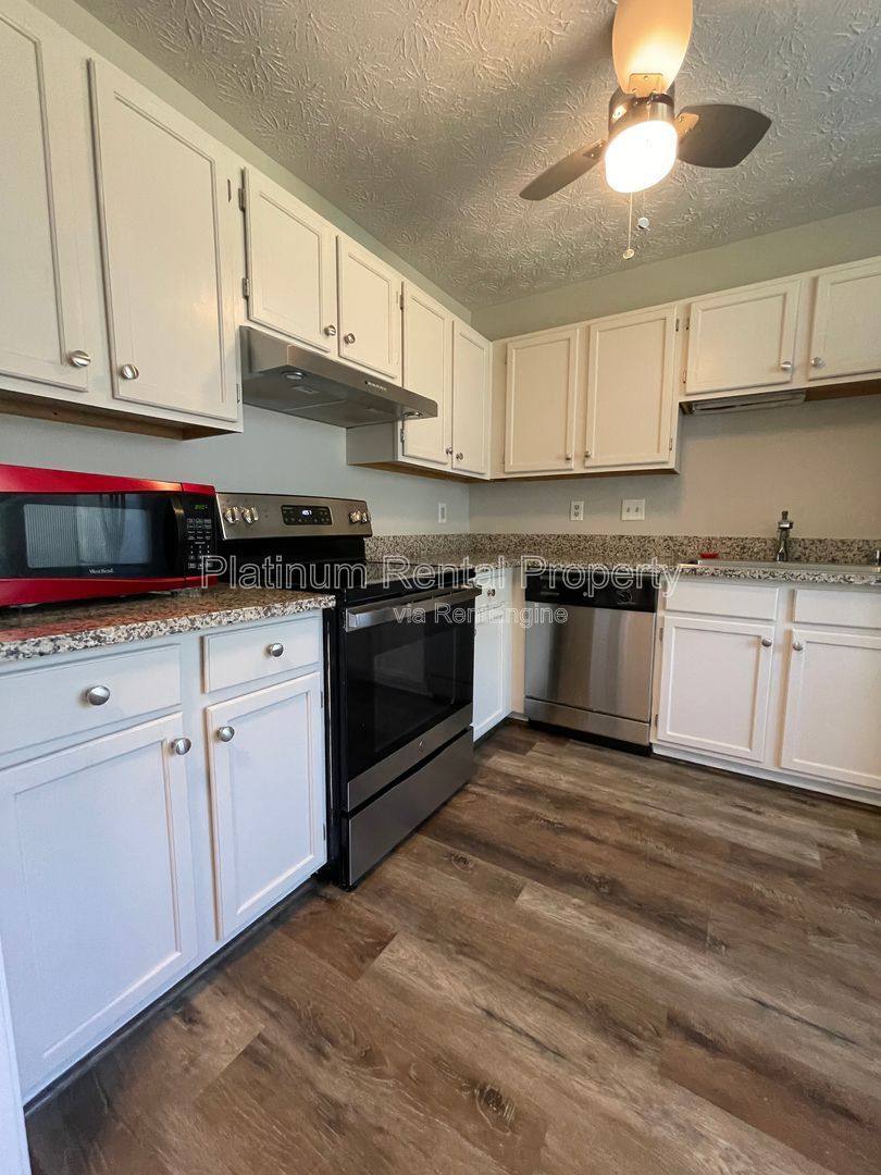 Townhouse for rent at 1125 Jamestowne Trail, Alpharetta, GA 30009