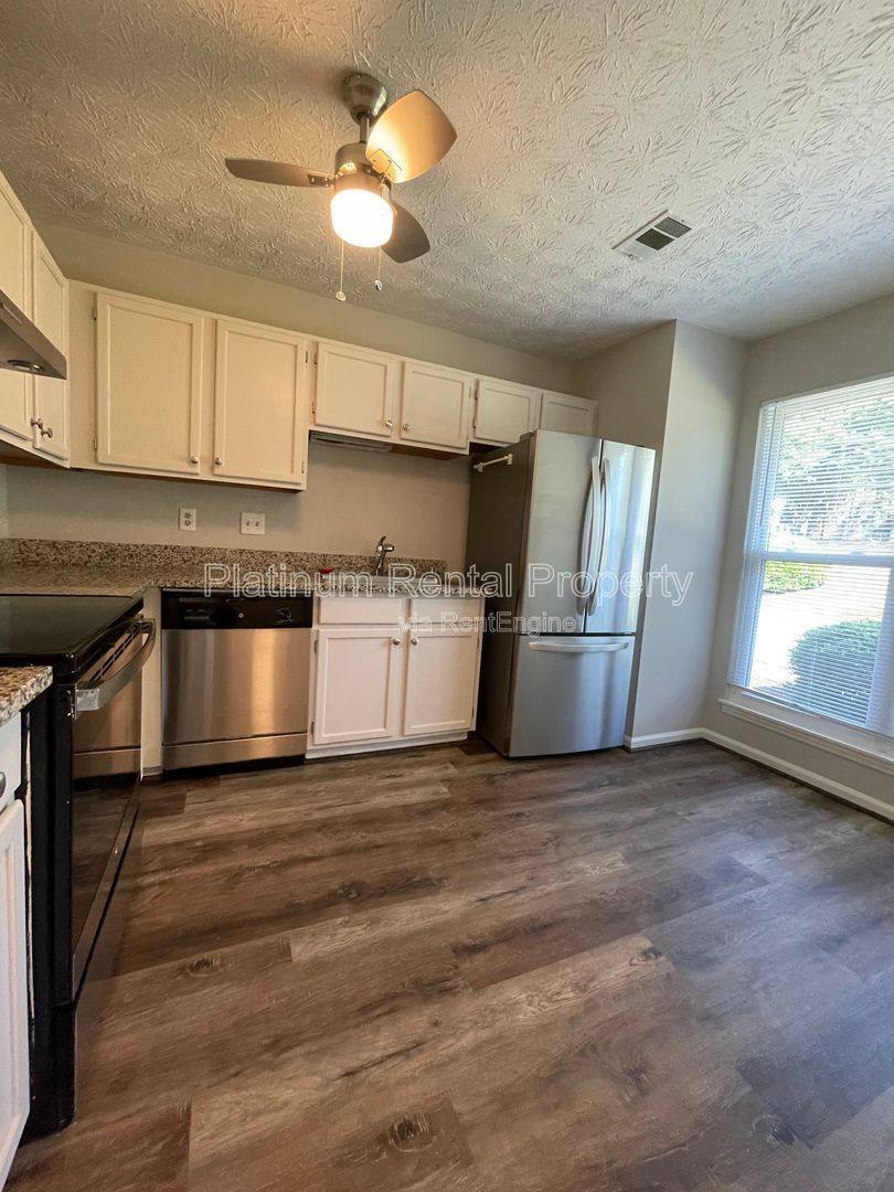 Townhouse for rent at 1125 Jamestowne Trail, Alpharetta, GA 30009