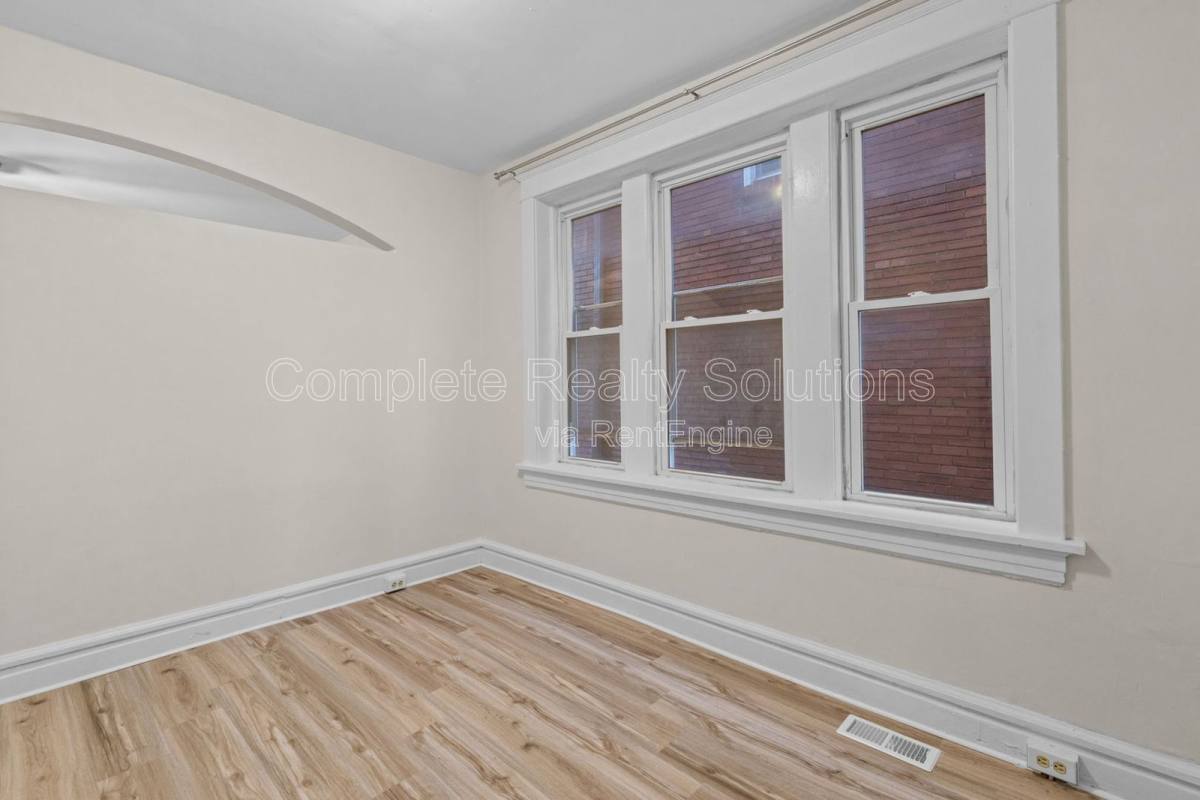 Apartment for rent at 4301 S 38th St #1S, Saint Louis, MO 63116