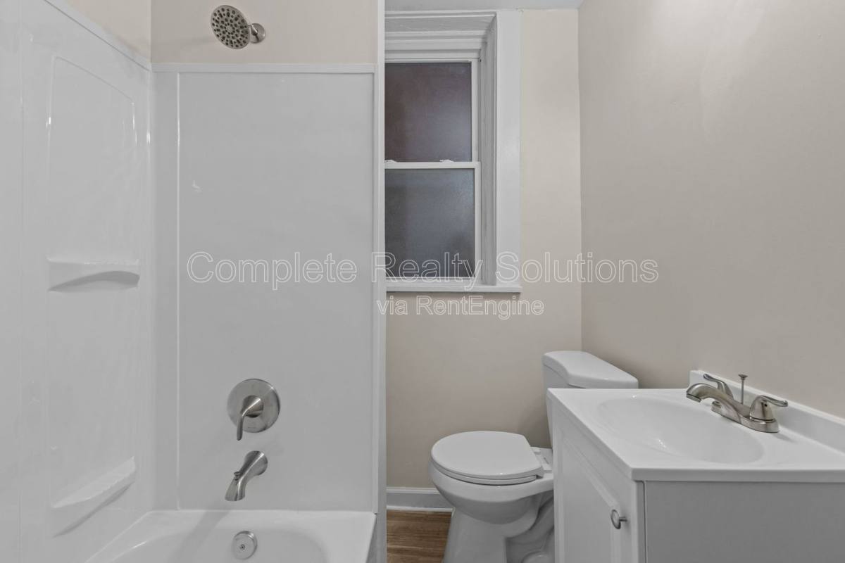 Apartment for rent at 4301 S 38th St #1S, Saint Louis, MO 63116