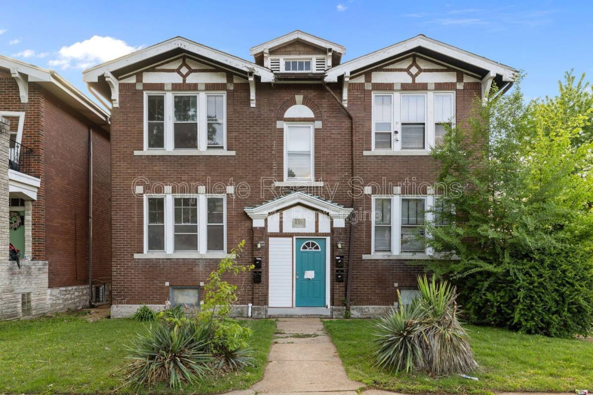 Apartment for rent at 4301 S 38th St #1S, Saint Louis, MO 63116