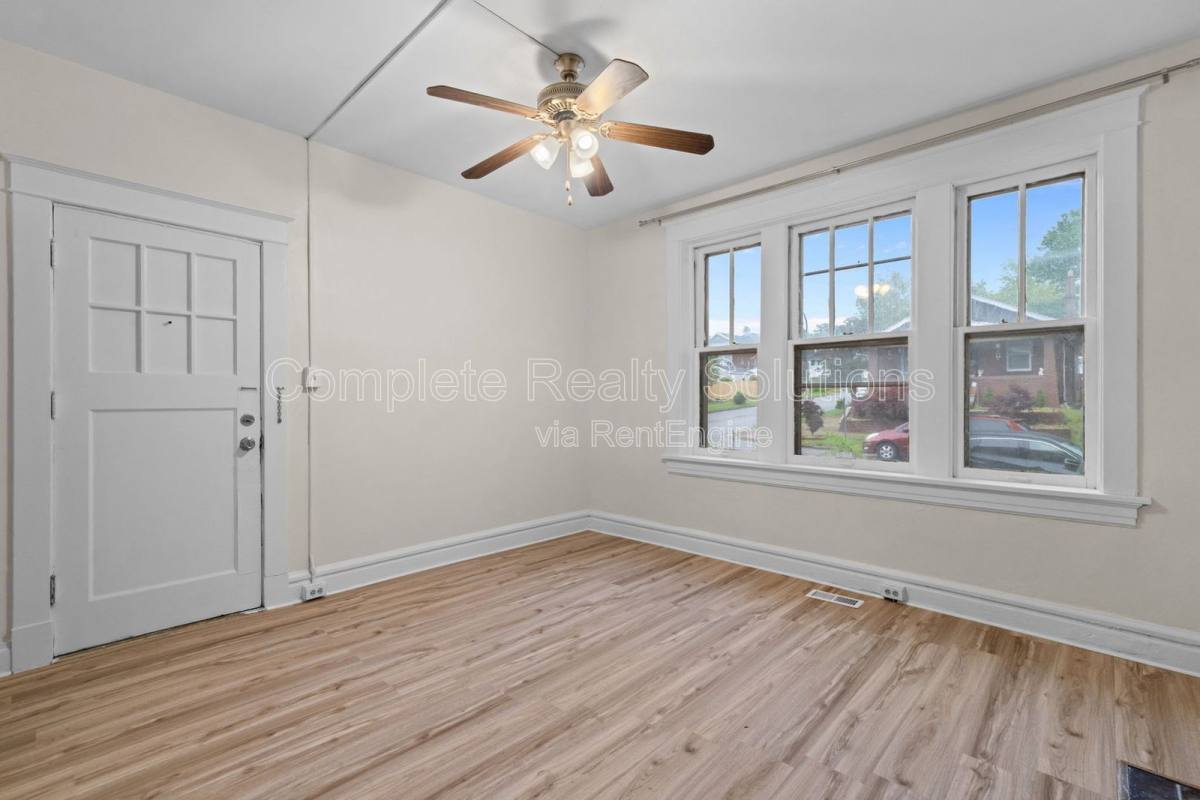 Apartment for rent at 4301 S 38th St #1S, Saint Louis, MO 63116