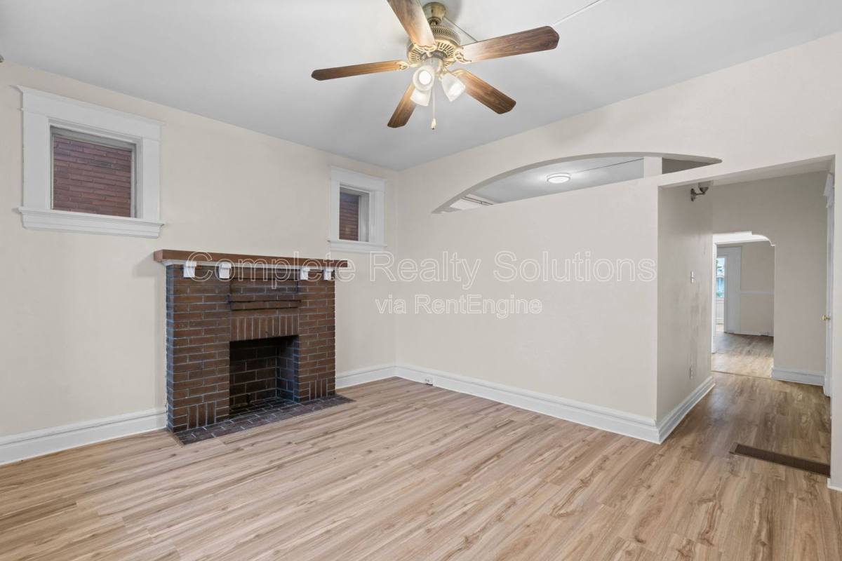 Apartment for rent at 4301 S 38th St #1S, Saint Louis, MO 63116