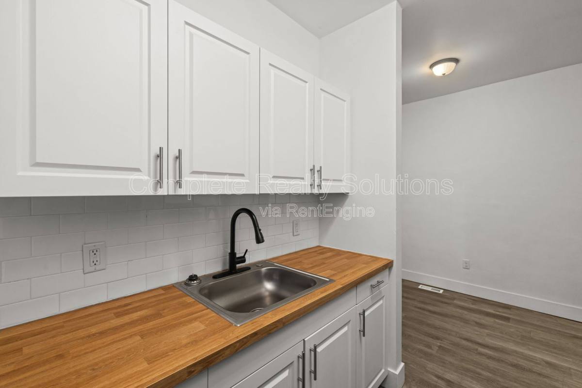 Apartment for rent at 3702 Meramec St #1E, Saint Louis, MO 63116