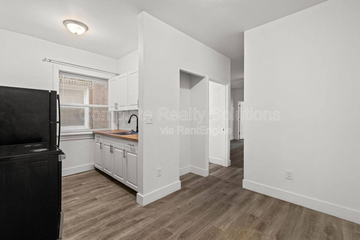 Apartment for rent at 3702 Meramec St #1E, Saint Louis, MO 63116