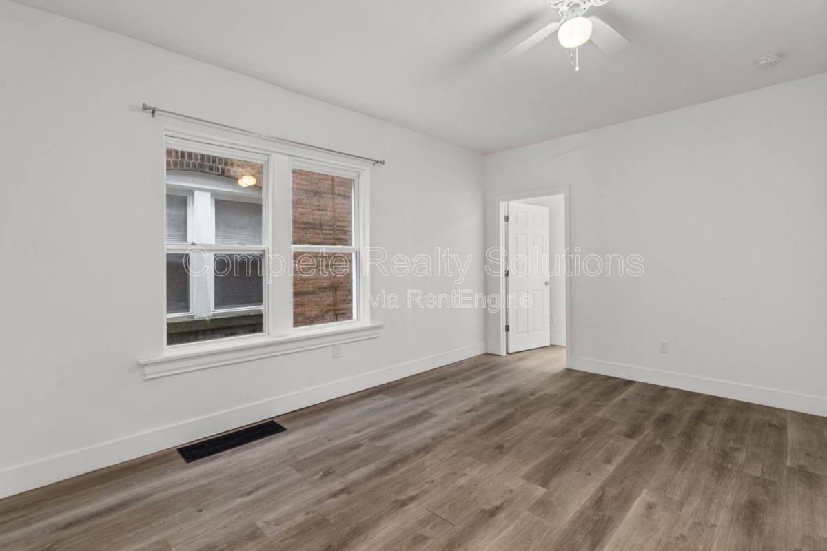 Apartment for rent at 3702 Meramec St #1E, Saint Louis, MO 63116