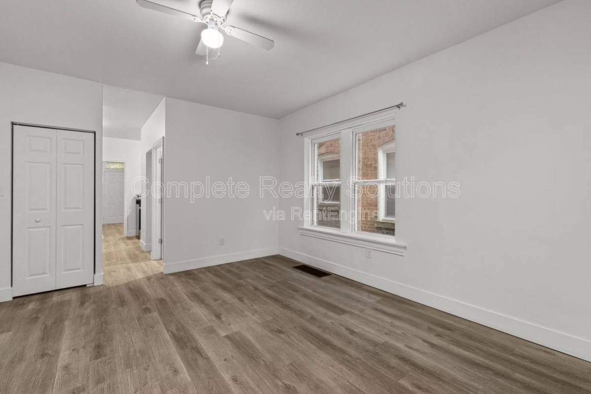 Apartment for rent at 3702 Meramec St #1E, Saint Louis, MO 63116