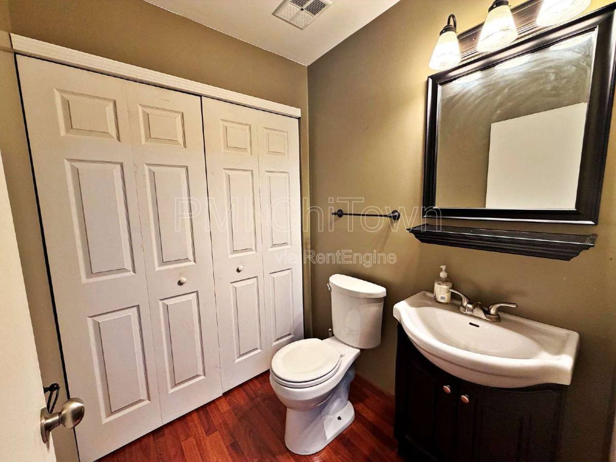 House for rent at 800 W Beechtree Lane, Bartlett, IL 60103