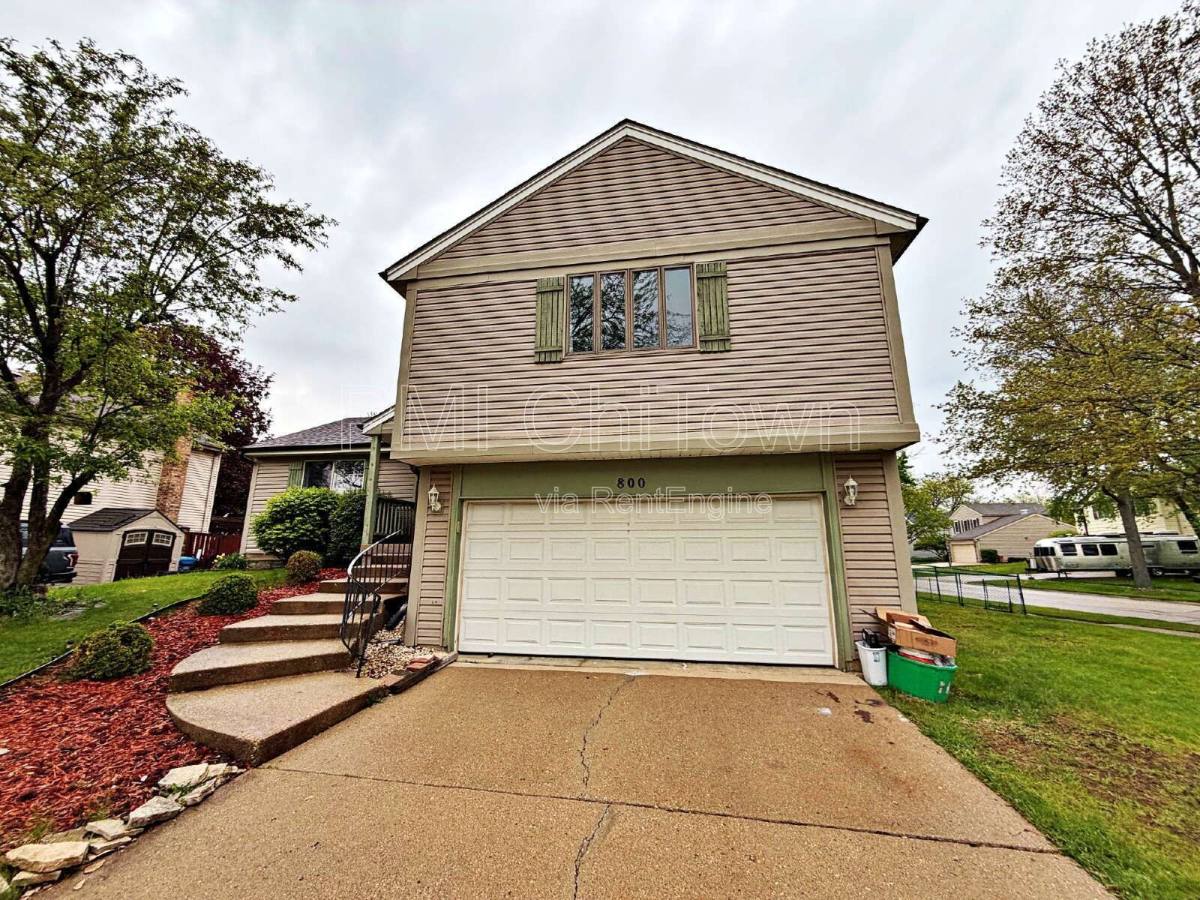 House for rent at 800 W Beechtree Lane, Bartlett, IL 60103