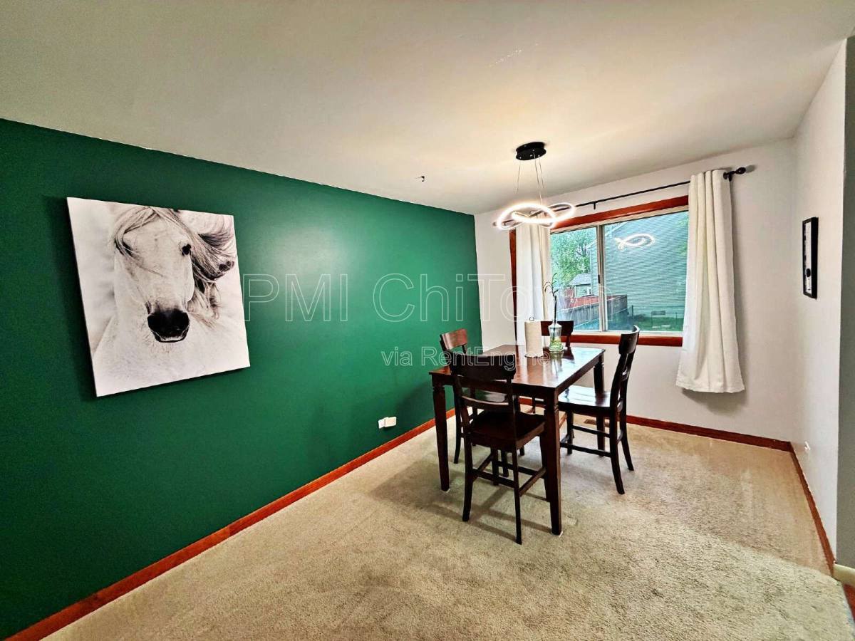 House for rent at 800 W Beechtree Lane, Bartlett, IL 60103