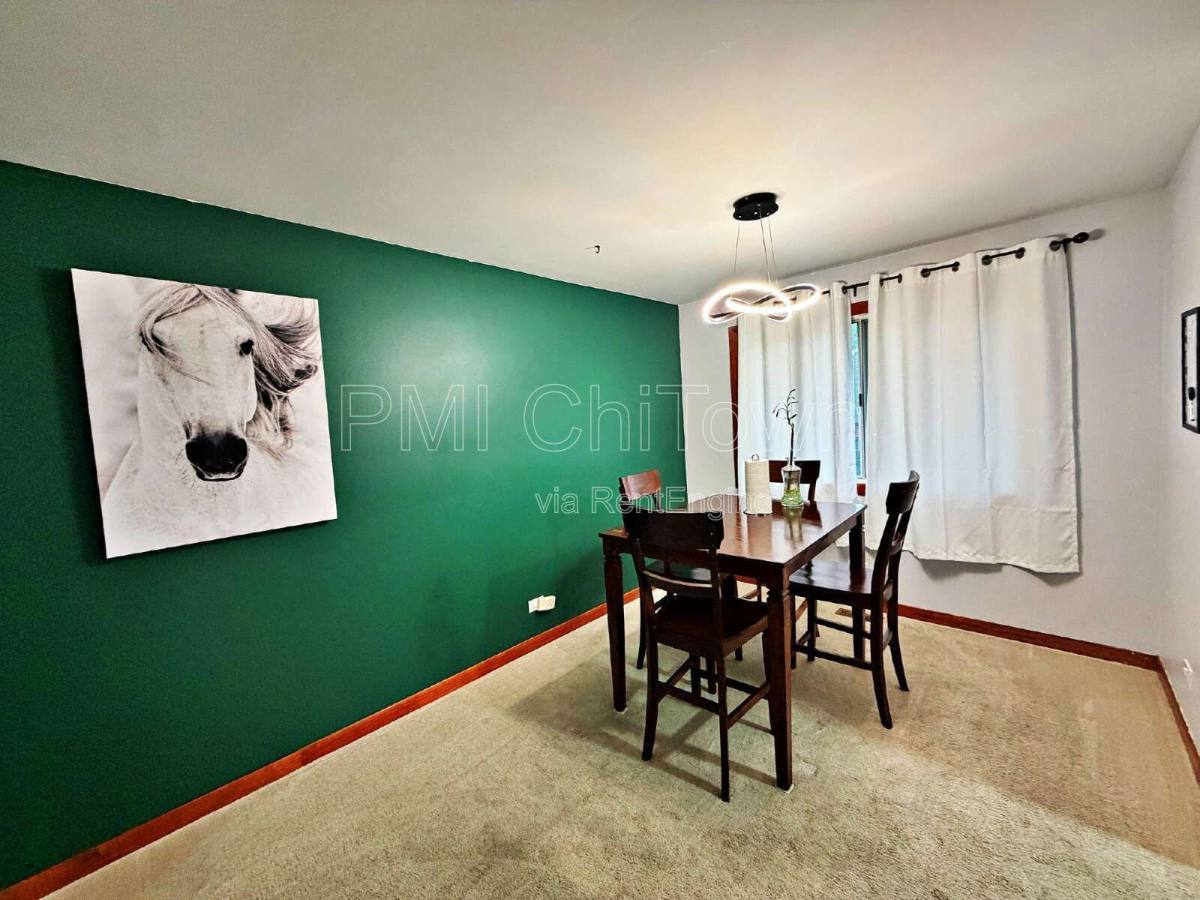 House for rent at 800 W Beechtree Lane, Bartlett, IL 60103