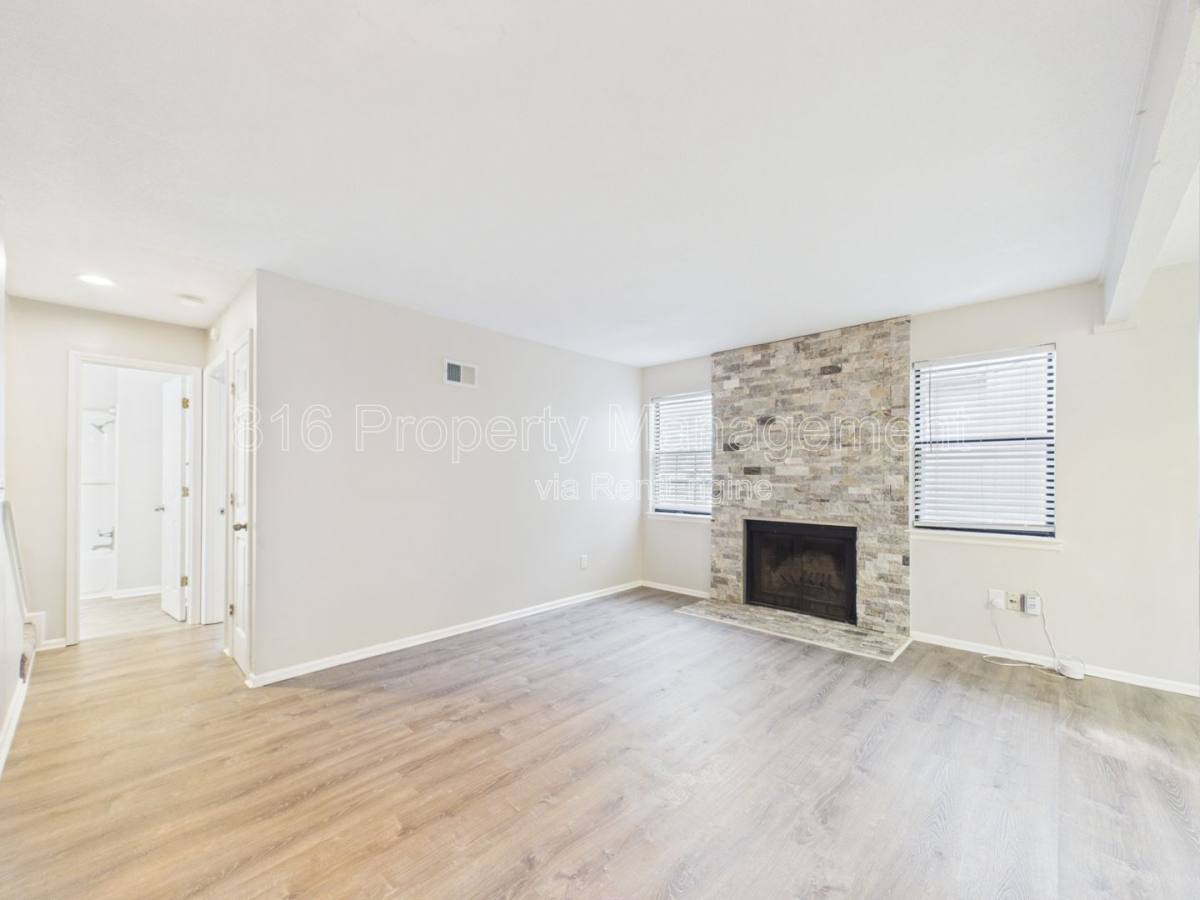 Townhouse for rent at 3108 Eaton St, Kansas City, KS 66103