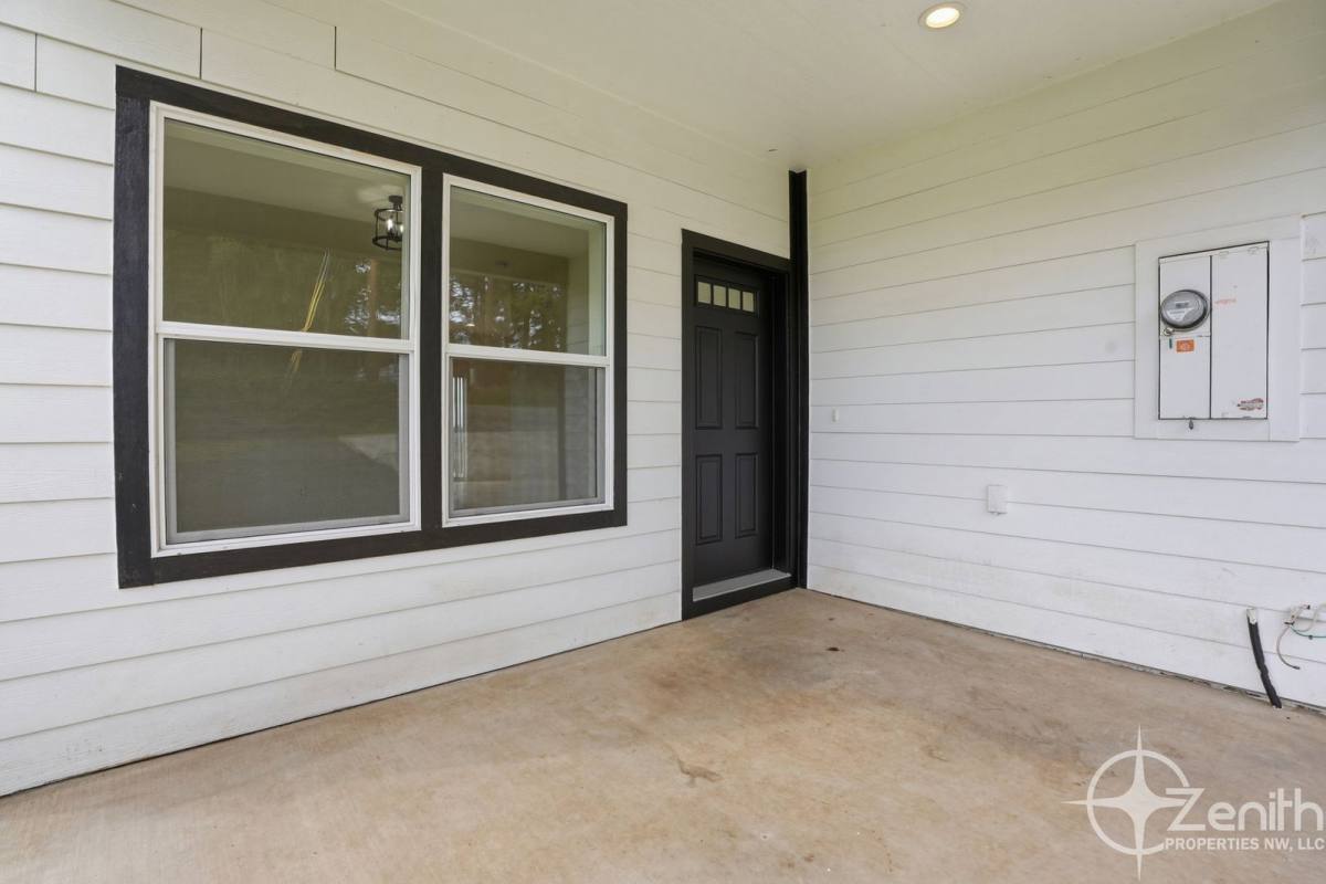 Apartment for rent at 2015 NE N Fork Ave, La Center, WA 98629