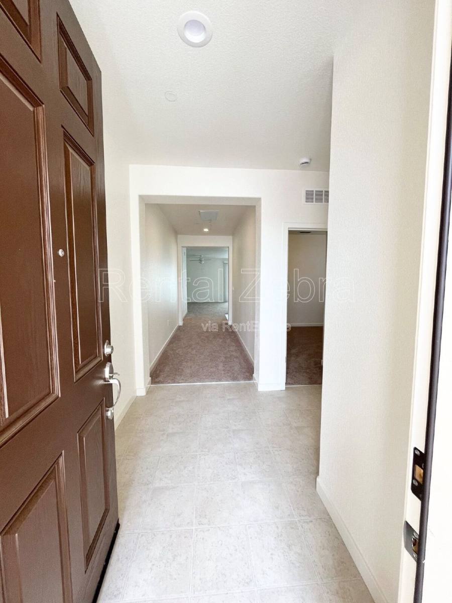 House for rent at 165 Squaw Valley Dr, Merced, CA 95341