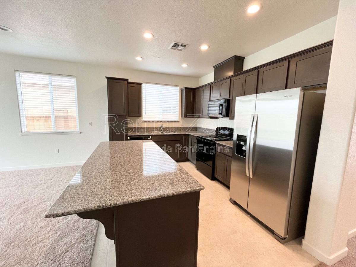 House for rent at 165 Squaw Valley Dr, Merced, CA 95341