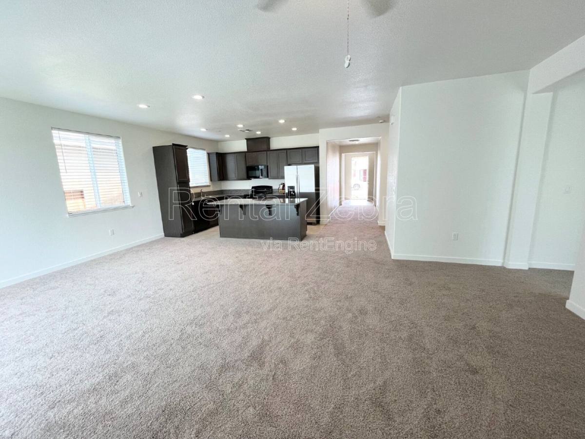 House for rent at 165 Squaw Valley Dr, Merced, CA 95341