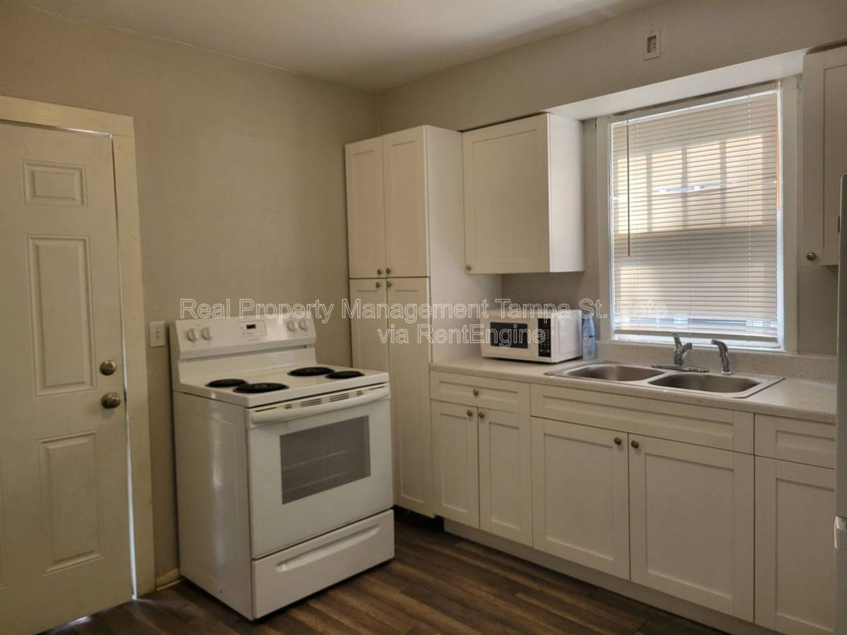 Apartment for rent at 3005 Sanchez St #3, Tampa, FL 33605