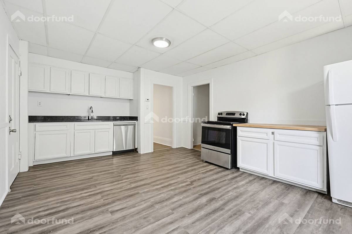 Apartment for rent at 17 Wachusett St #2, Worcester, MA 01609
