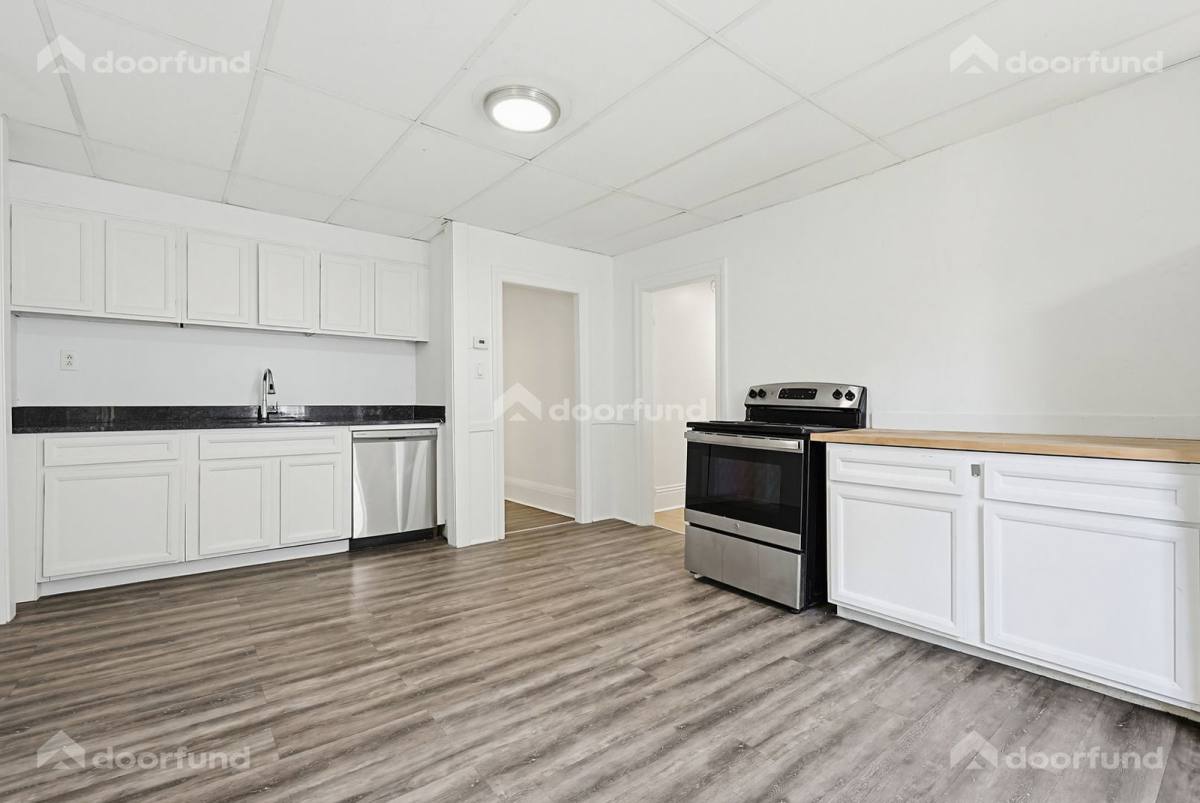 Apartment for rent at 17 Wachusett St #2, Worcester, MA 01609