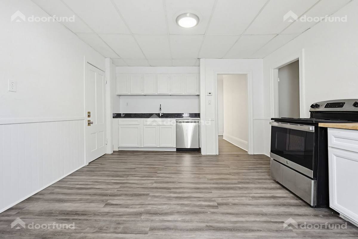 Apartment for rent at 17 Wachusett St #2, Worcester, MA 01609