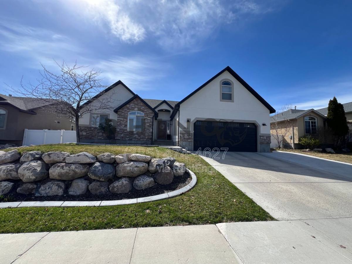 House for rent at 4921 W Weatherwood Lane, Herriman, UT 84096
