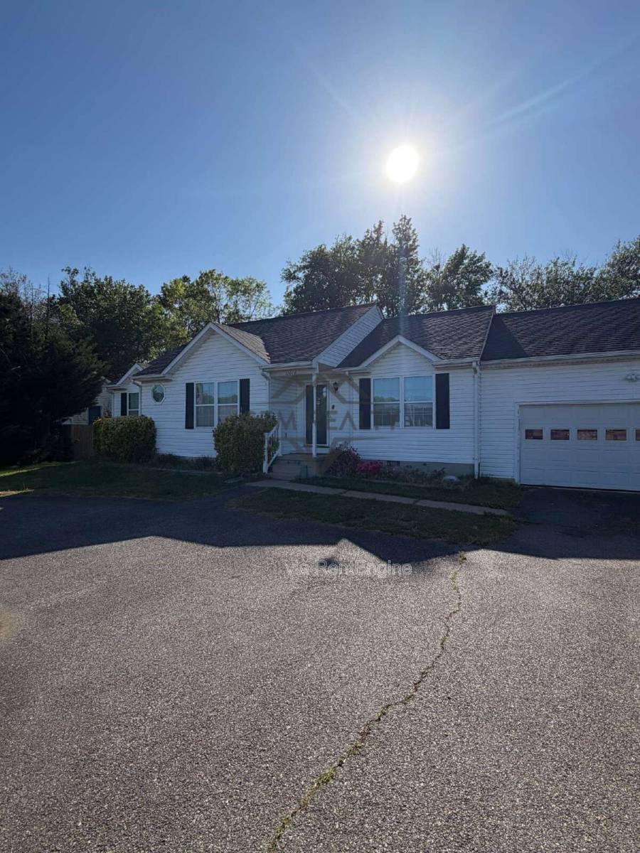 House for rent at 11016 Leavells Rd, Fredericksburg, VA 22407