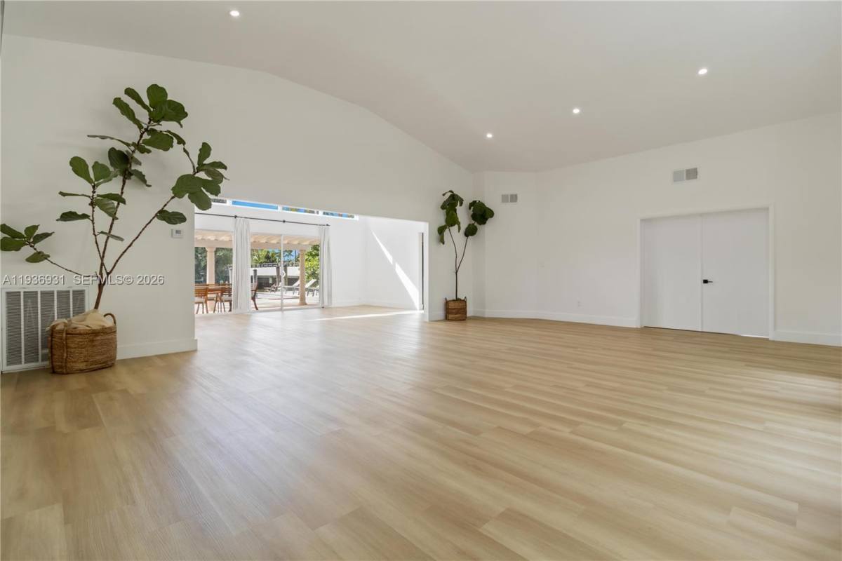 House for rent at 900 Belle Meade Island Dr, Miami, FL 33138
