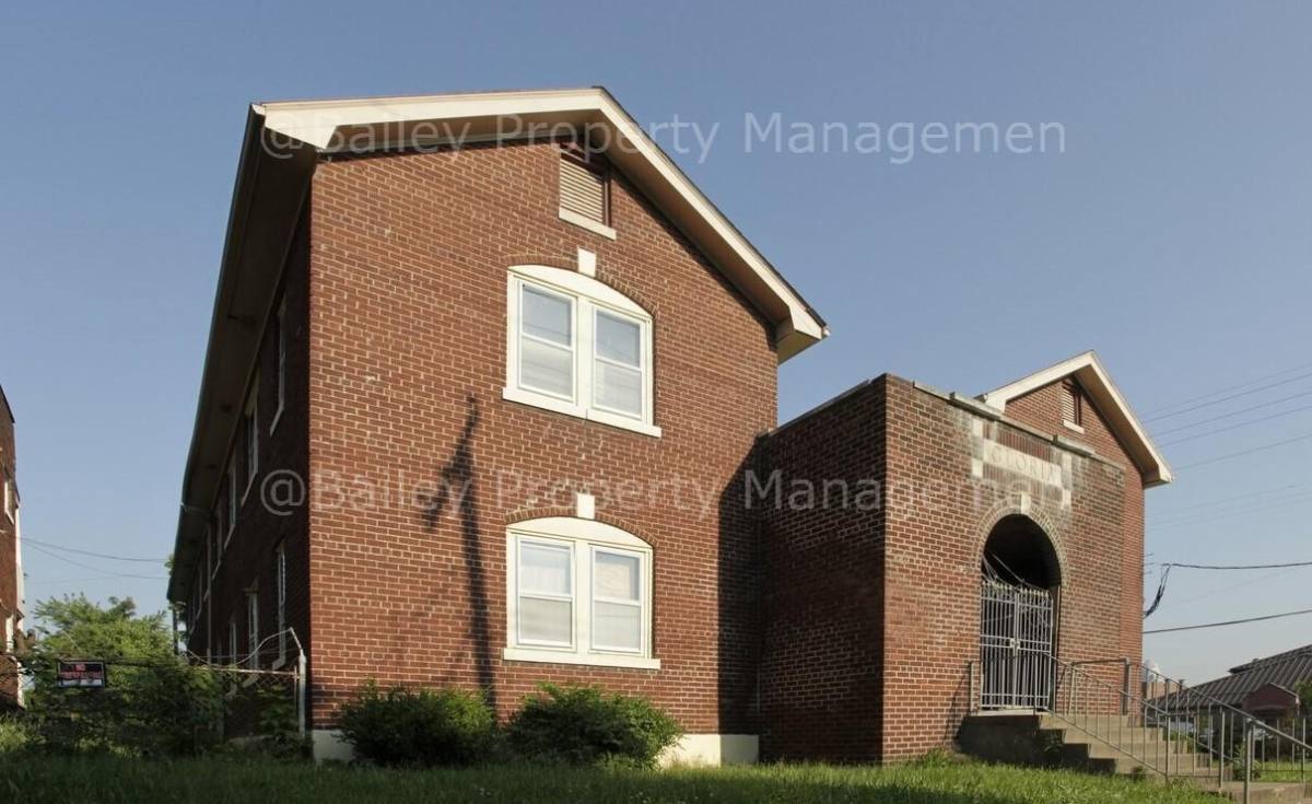 Apartment for rent at 952 S Floyd St, Louisville, KY 40203