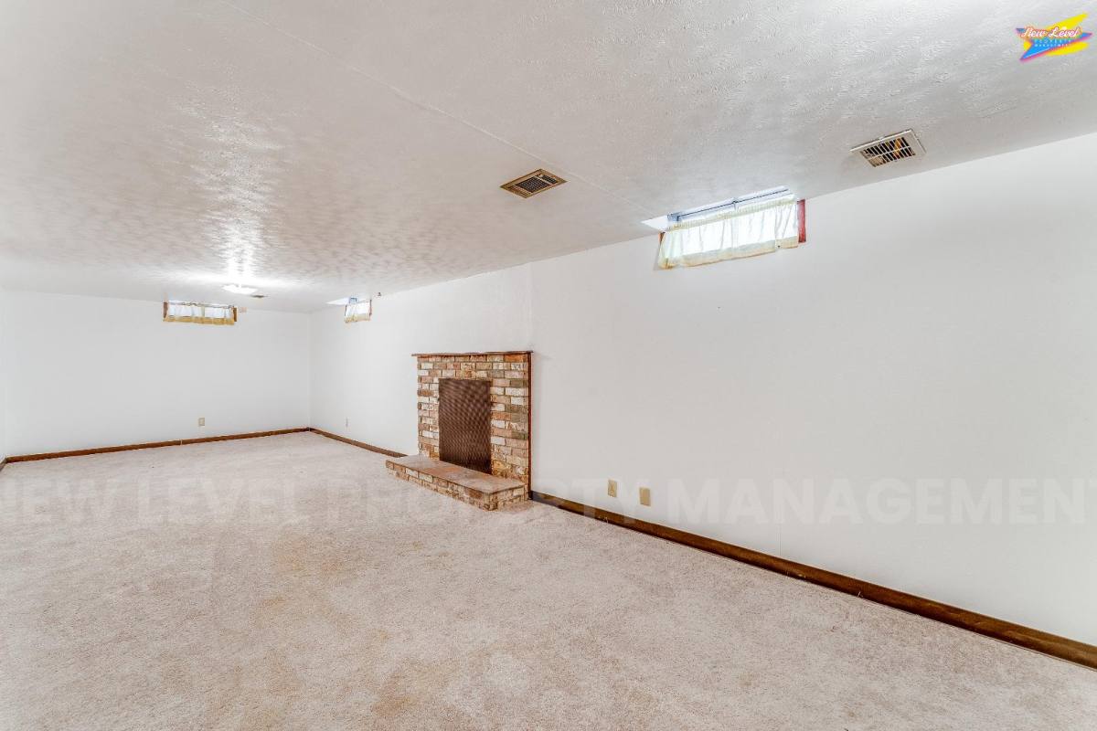 House for rent at 8410 E Castle Dr, Wichita, KS 67207