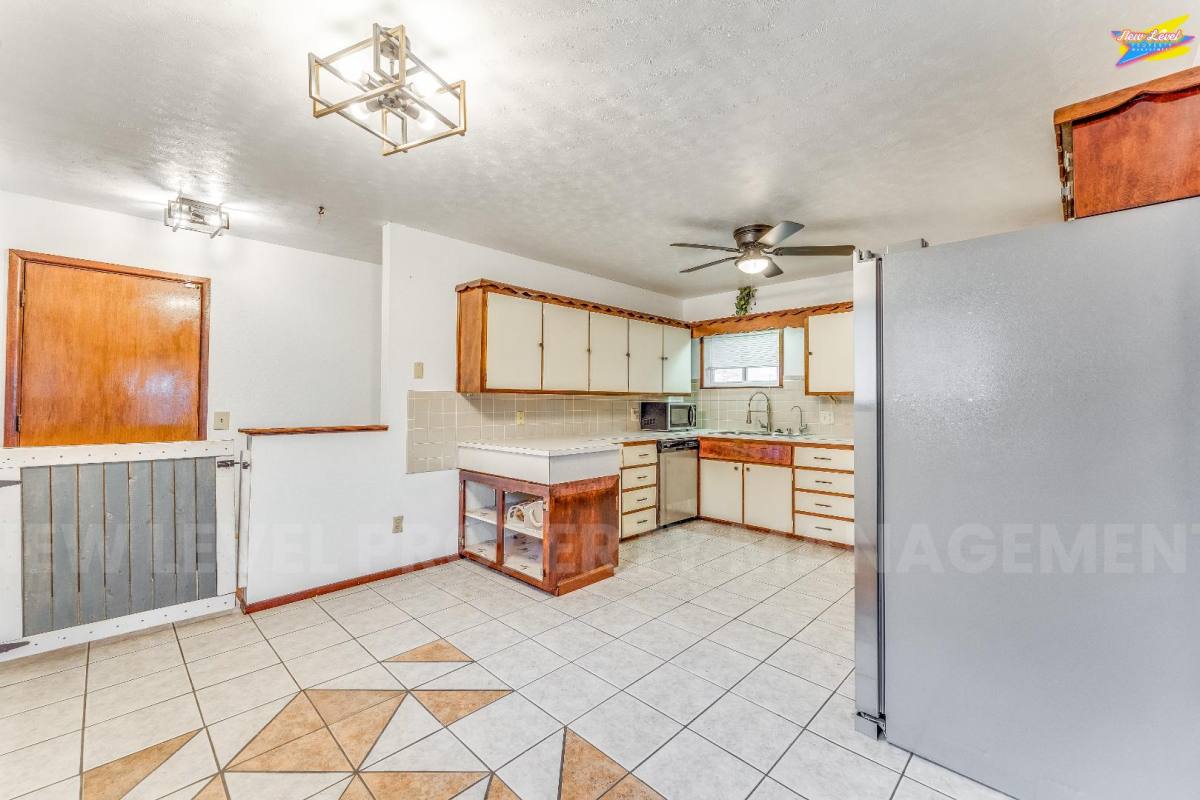 House for rent at 8410 E Castle Dr, Wichita, KS 67207