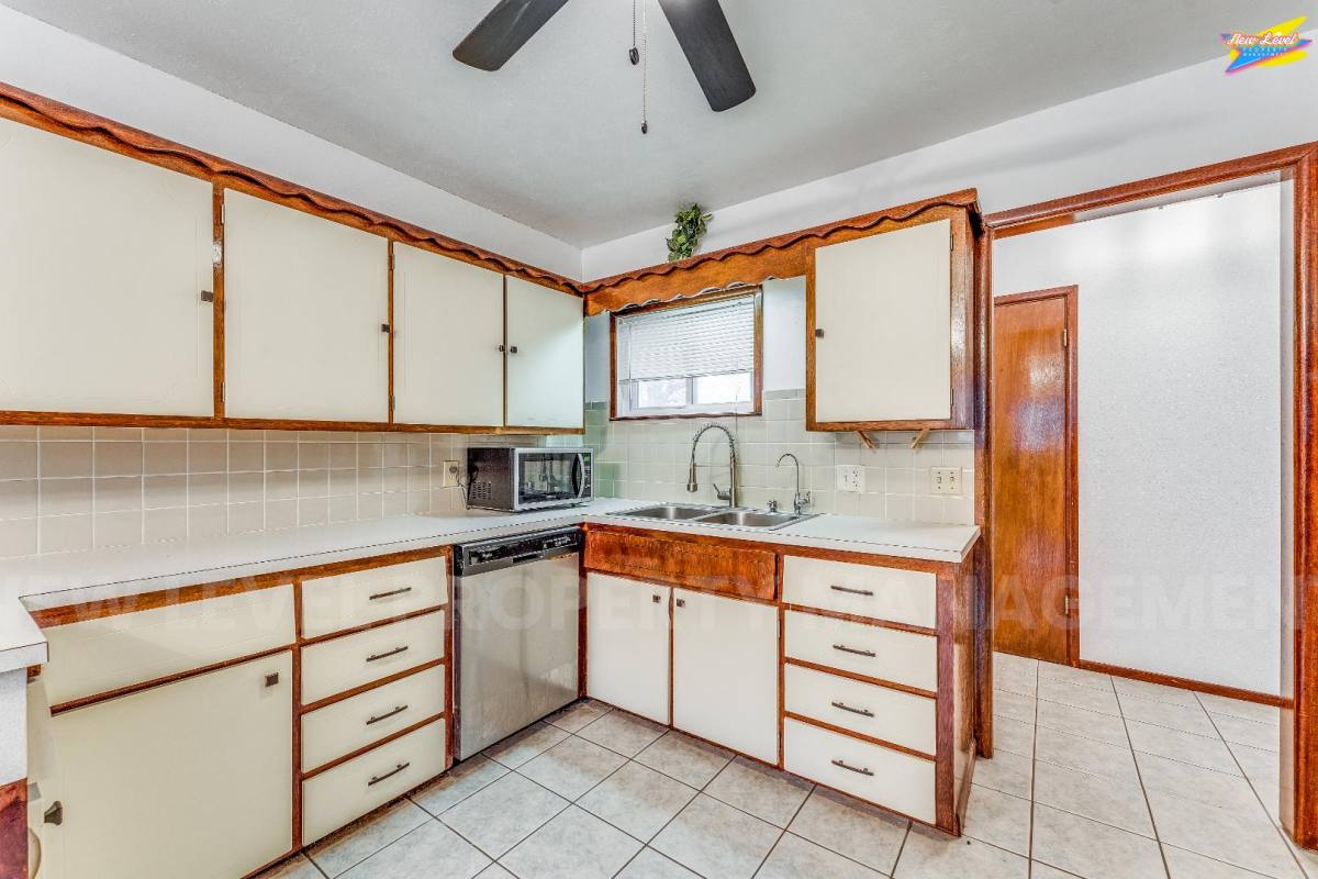 House for rent at 8410 E Castle Dr, Wichita, KS 67207