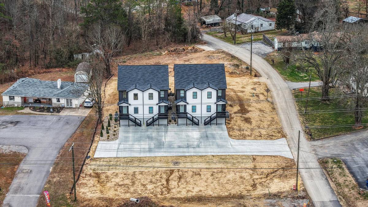 Townhouse for rent at 8306 Lobelia Lane, Knoxville, TN 37920