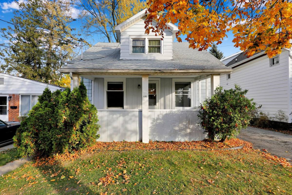 Apartment for rent at 405 E Hodge Ave #405, Lansing, MI 48910