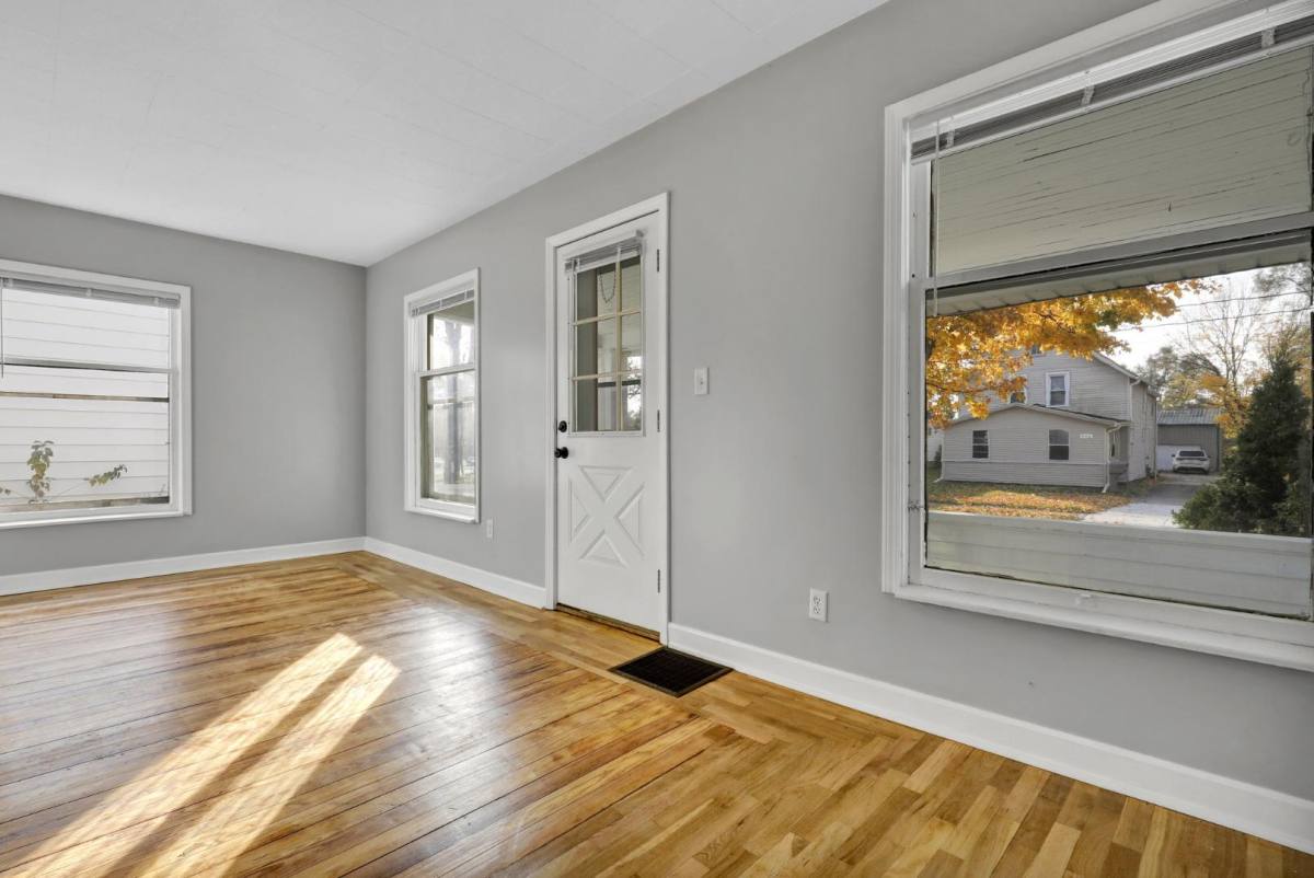 Apartment for rent at 405 E Hodge Ave #405, Lansing, MI 48910