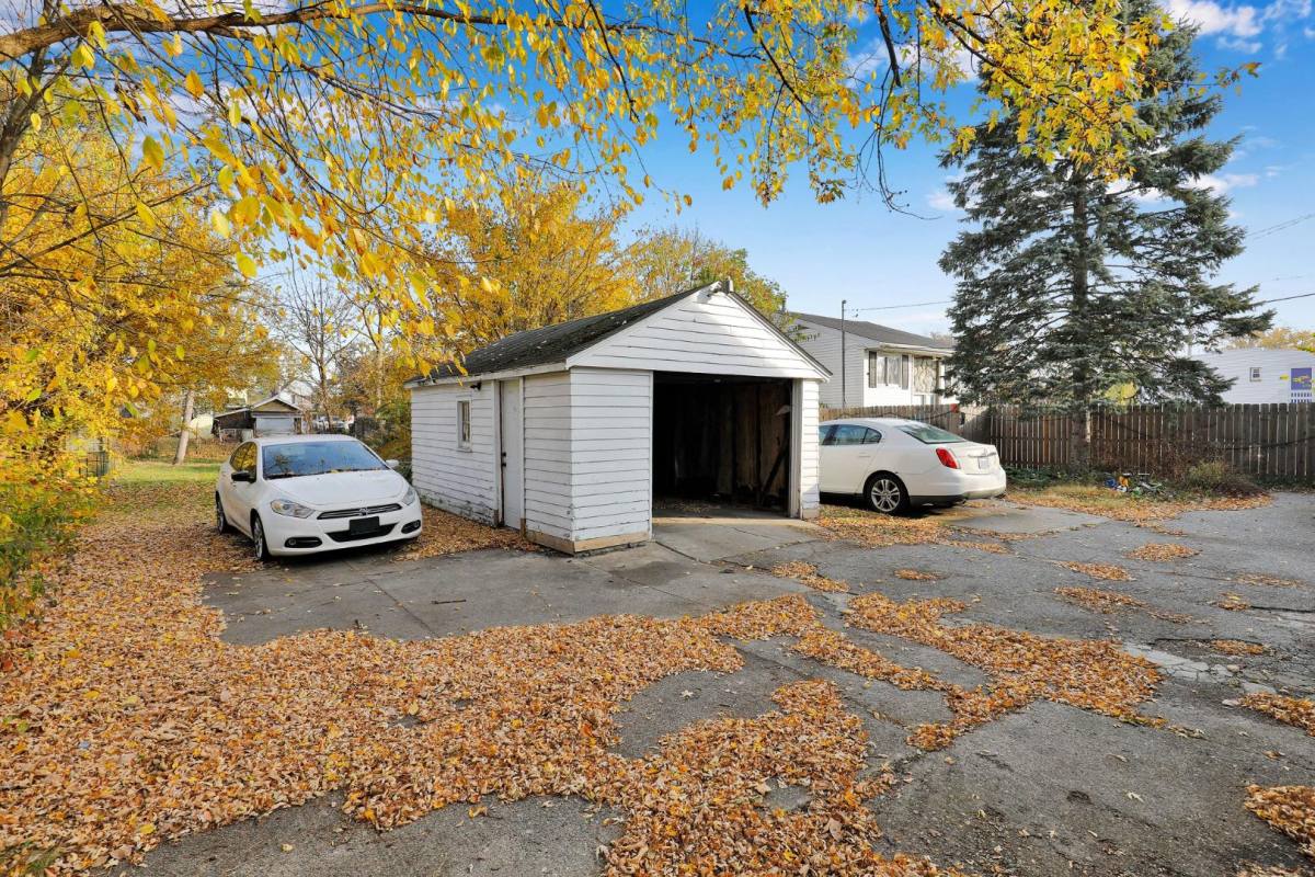 Apartment for rent at 405 E Hodge Ave #405, Lansing, MI 48910