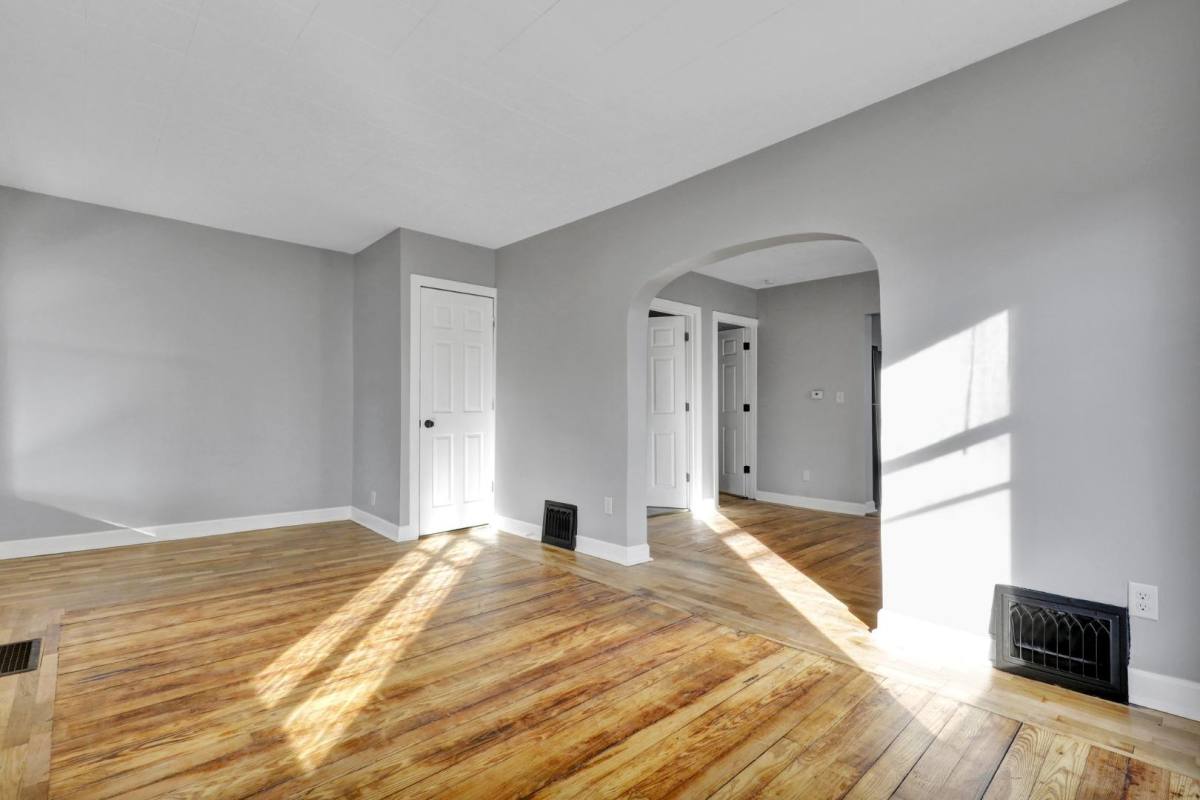 Apartment for rent at 405 E Hodge Ave #405, Lansing, MI 48910