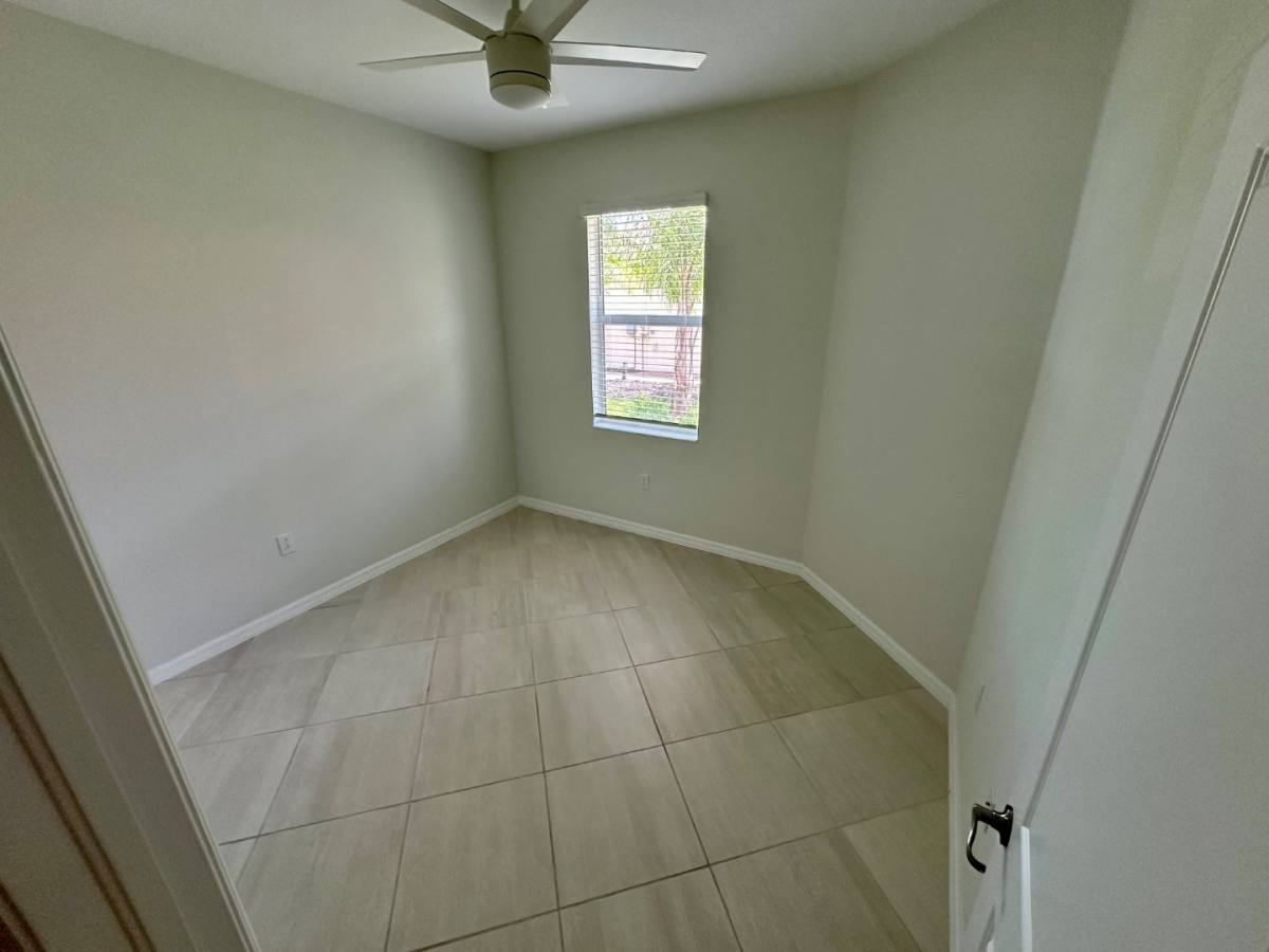 Apartment for rent at 2563 Vine Ave, Naples, FL 34120